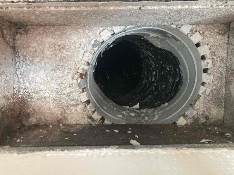 Dirty duct system that needs to be cleaned